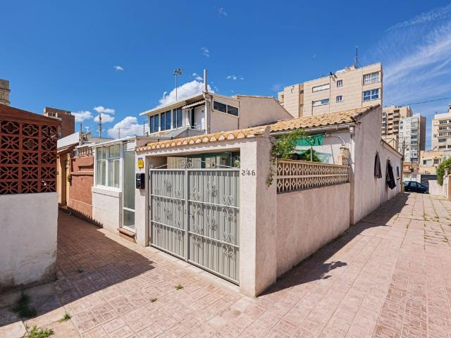 Adosado en Esquina Nueva Torrevieja