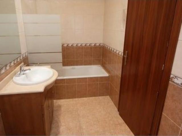 Adosado en residencial gredos