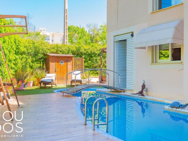 Adosado con 4 habitaciones y piscina en zona colegios