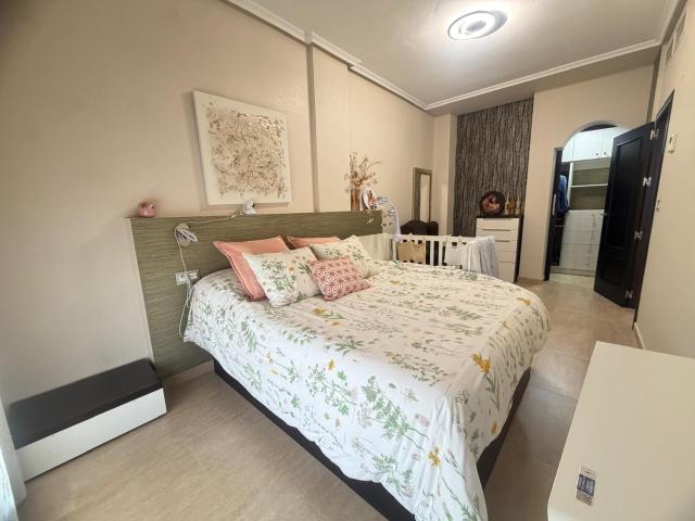 Adosado en venta en Dolores – Amplio, luminoso y con solárium privado