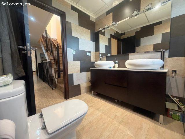 Adosado en venta en Dolores – Amplio, luminoso y con solárium privado