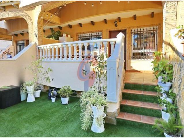 ¡Adosado en venta en Los Estaños, Guardamar del Segura!