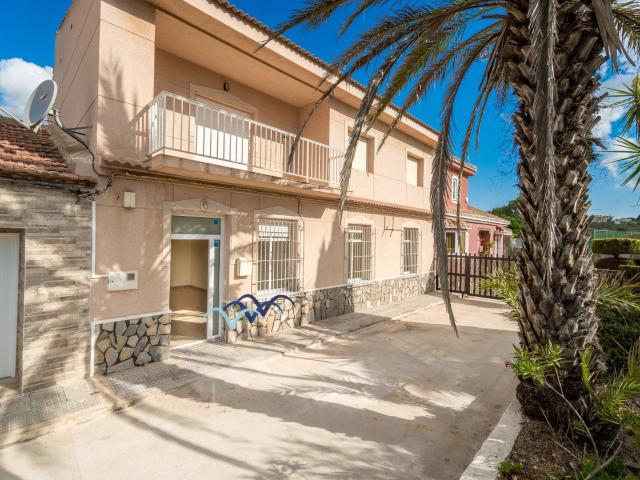 Adosado en venta. La Manga Club