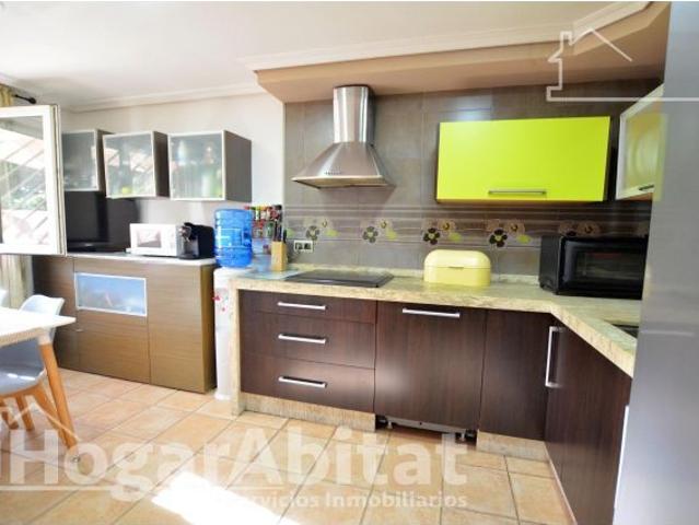 ¡ADOSADO ESPECTACULAR! AMPLIO EN RESIDENCIAL CON PISCINA, GARAJE Y TERRAZA