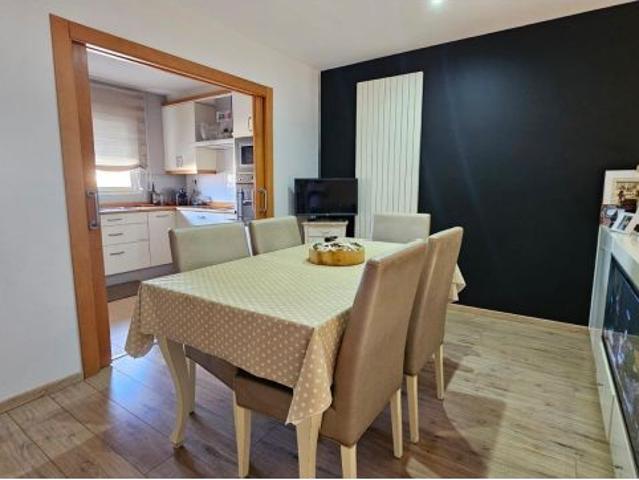 ADOSADO TRIPLEX EN VENTA EN ONDARA