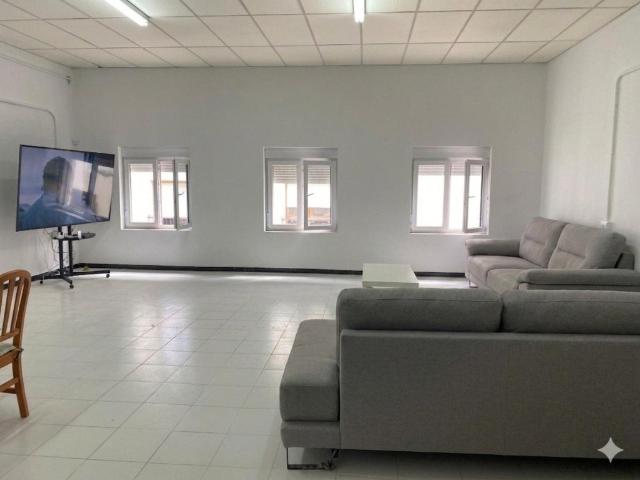 Adosado 250m², garaje auto, patio y terraza