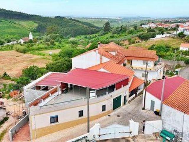 Adosados 1 quarto, Cadaval Lisboa DLS102277134