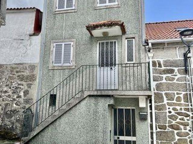 Adosados 2 quarto, Castro Daire Viseu DS100264309