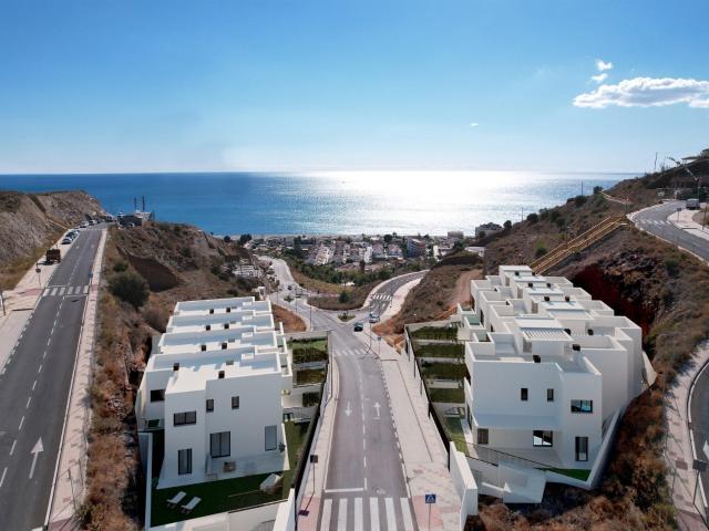 ADOSADOS DE OBRA NUEVA CERCA DE MÁLAGA