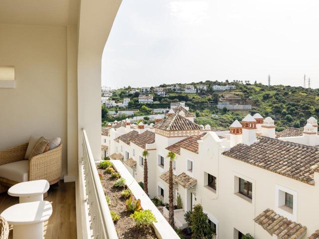 Adosados Listos para Entrar a Vivir con Vistas al Golf en el. 264m² Estepona