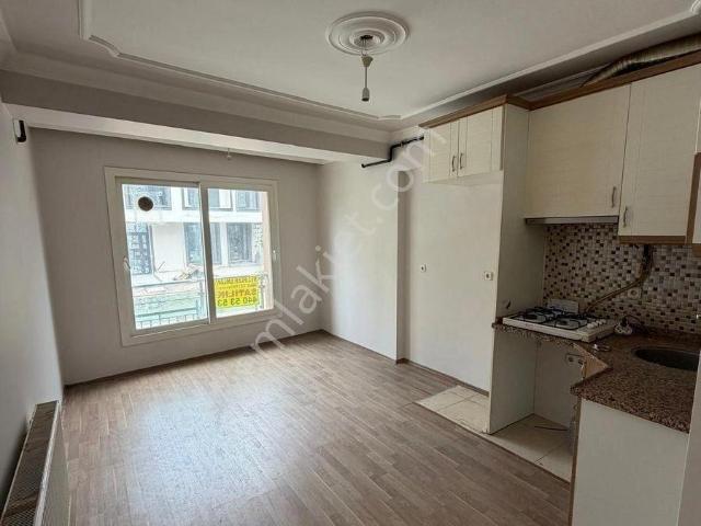 Adatepe Mahallesinde Satılık 2+1 Doğalgazlı Arakat Ön Cephe Ev