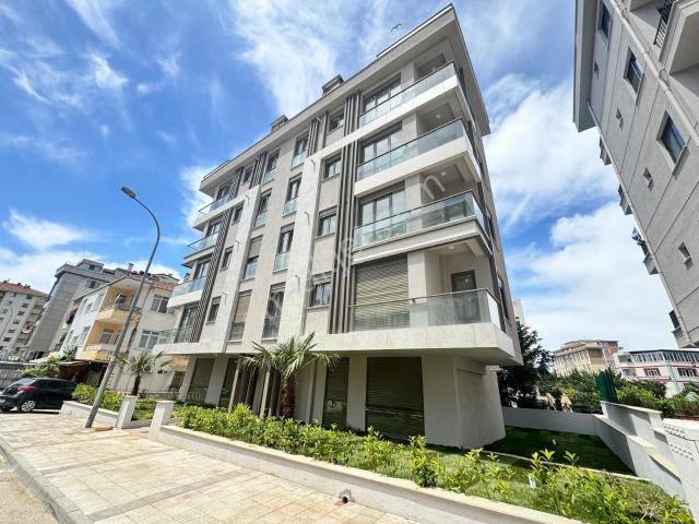 Adatepe Işıklarda Özel Bahçe Teraslı Kullanışlı 1+1 Kiralık