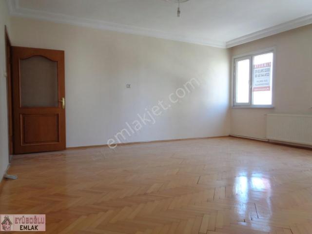 Adatepe'de Caddede 3+1 Kom.asan.otoparklı 2.kat 115 M2 Boş