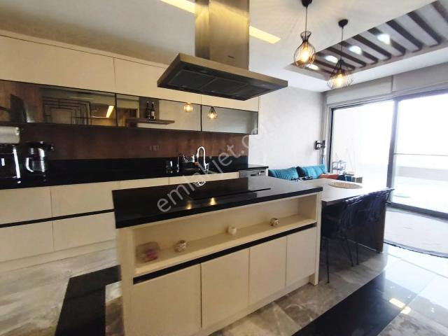 Ada Mutfaklı 4+1 Satılık Lüks Daire Yapay Göl Manzaralı Full Yapılı Modern Yaşam