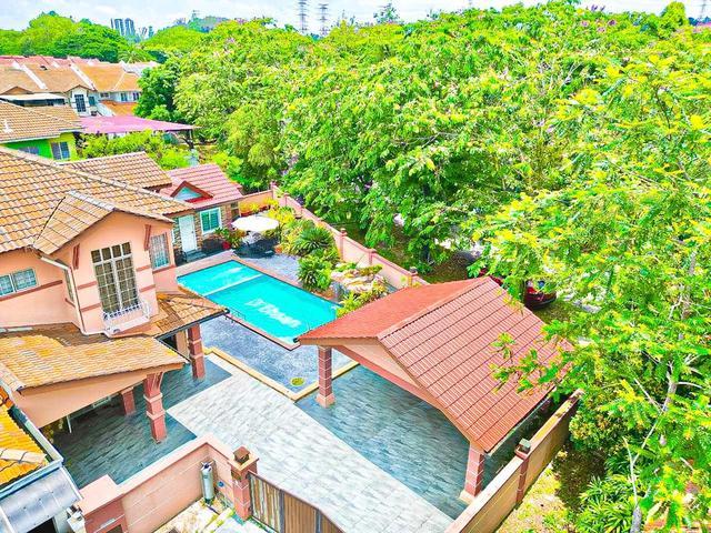 ADA SWIMMING POOL Corner Lot Double Storey Seksyen 3 Bangi