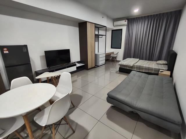 ADA WIFI dan Smart TV Alinea Suites Studio Shah Alam near LRT 3