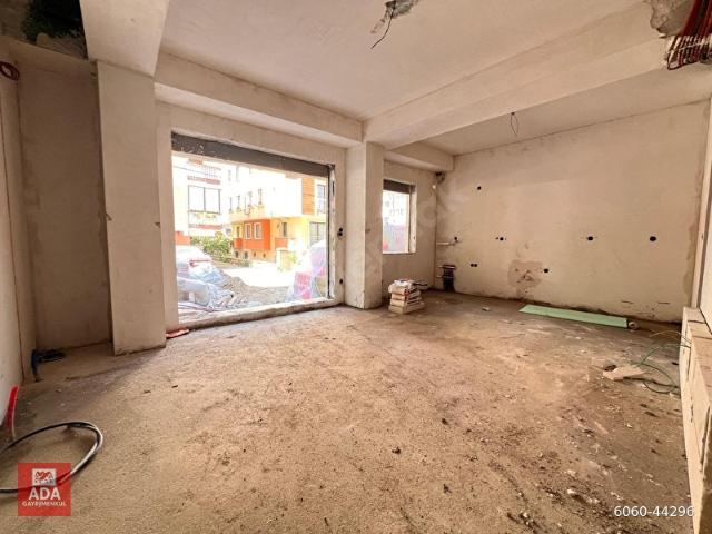 ADA'danKÜÇÜKYALI'DAMARMARAY ULAŞIMINA YAKINSIFIR BİNADABAHÇE TERASLIAÇIK MUTFAKLI 2+1