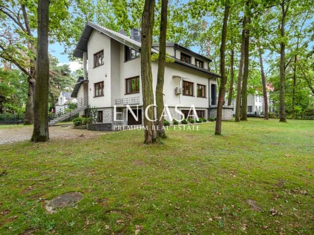 Adama Mickiewicza 15 246 m², Milanówek
