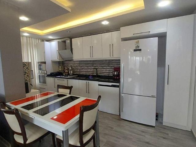ADANA DÖŞEME MAH. MASRAFSIZ SATILIK 4+1 175 M2 PERDE BETONLU BOL KOLONLU