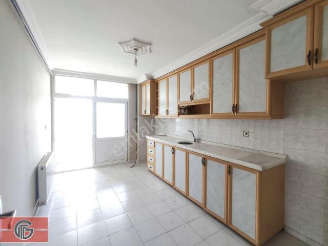 Adana Koop'ta 4.kat,3+1,kapalı Mutfaklı,doğalgazlı, Kiralık D