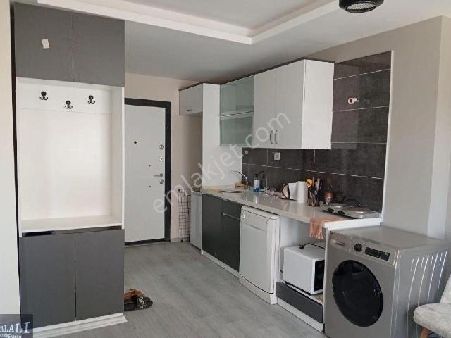 Adana Sarıçam Osman Gazide Okul Cami Pazar T Tsşıms 1+1 Eşyalı Satılık