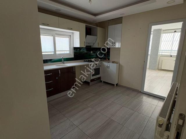 Adana Sarıçamda Sarıçam Belediyesi Yakınında Doğalgazlı Kombili 3+1 Kiralık Fırsat Daire