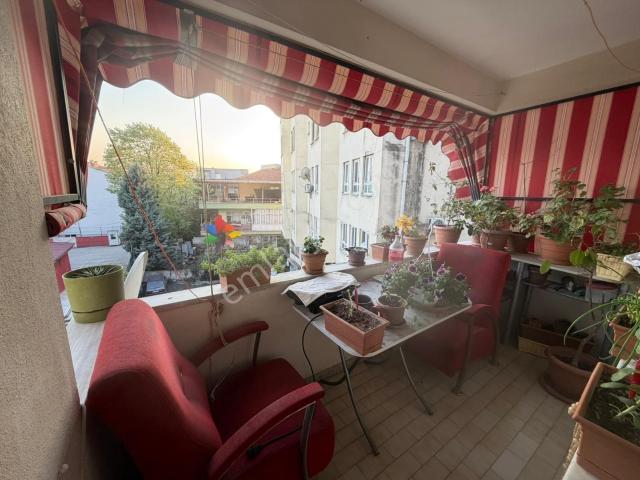 Adapazarı Yenicami Mahllesinde Merkezi Konumda Satılık 2+1 Daire