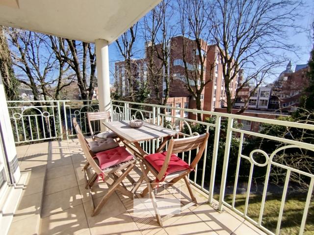 ADBV SR123 Très bel appartement T3 meublé de 79,70m²