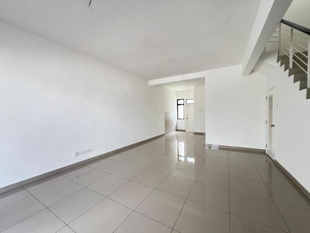 Adda Height Green Avenue Double Storey Full loan austin bae Dato Onn