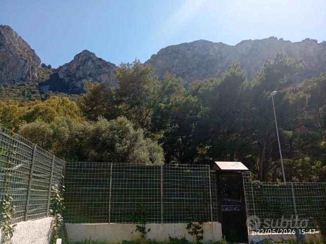 ADDAURA, appartamento su due livelli con giardino