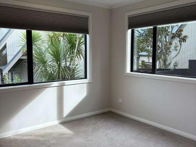 Address withheld, Northcote Point, North Shore City