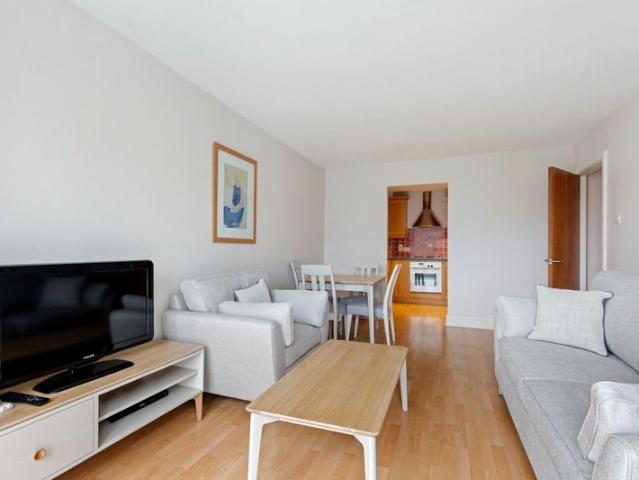 Adelaide Square, Whitefriar Street, Dublin 8, D08 HX88