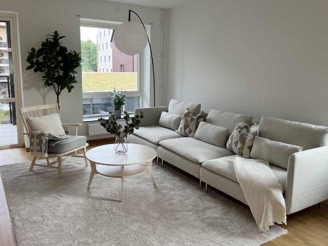 Adelas väg 9