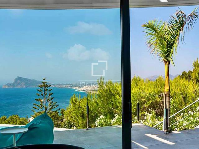 Además de su ideal clima, vivir en Altea Hills ofrece la com. 420m² Altea