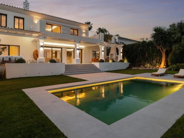 Adéntrese en el mundo de la refinada vida mediterránea con e. 508m² Marbella