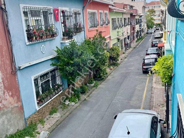 Adıvar Sokakta Kaçırılmaz Müstakil Ev