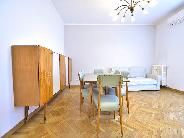 Adiacenze Via Vivaio – Appartamento Con Balcone