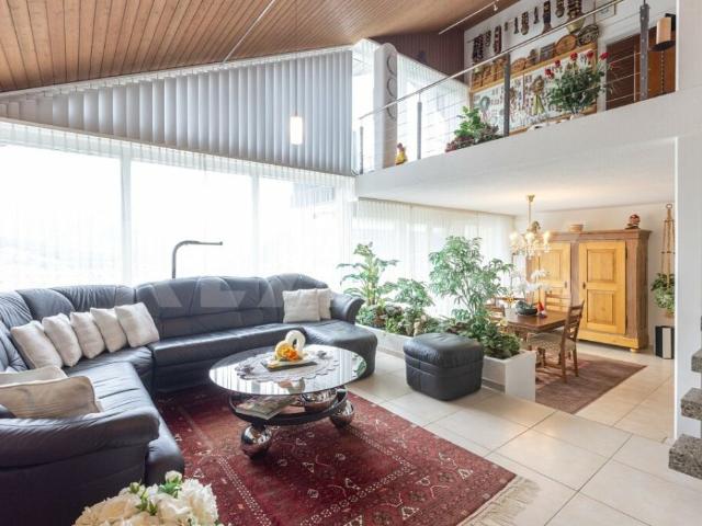 Adlerhorst, 7 Zimmer Villa mit Weitblick, Wintergarden & Indoor Pool, 220 m² NWF, Schwyz SZ