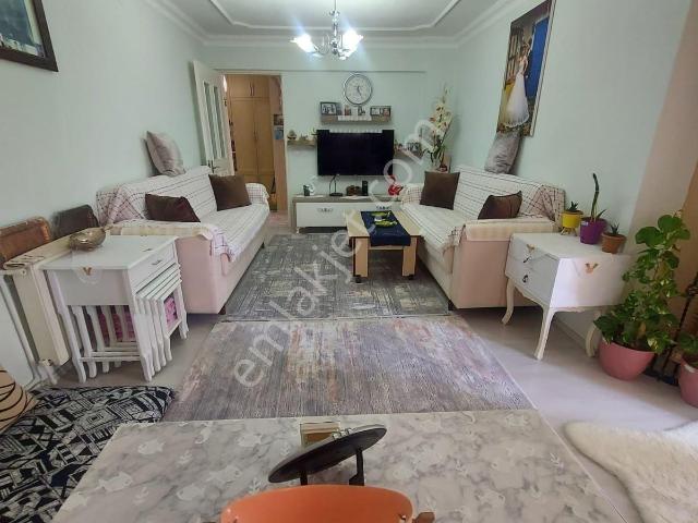 Adlet Mahallesinde Site İcerisinde Satilik 2+1 Daire