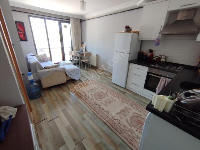 Adliye Şehir Hastane. Yürüme Mesafesinde Arakat Eşyalı 1+1 Daire