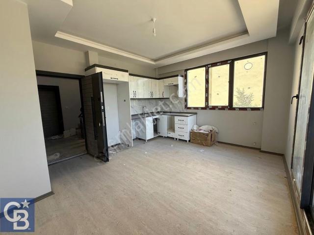 Adliyenin Karşısında Satılık 1+1 Oturuma Hazır Daire