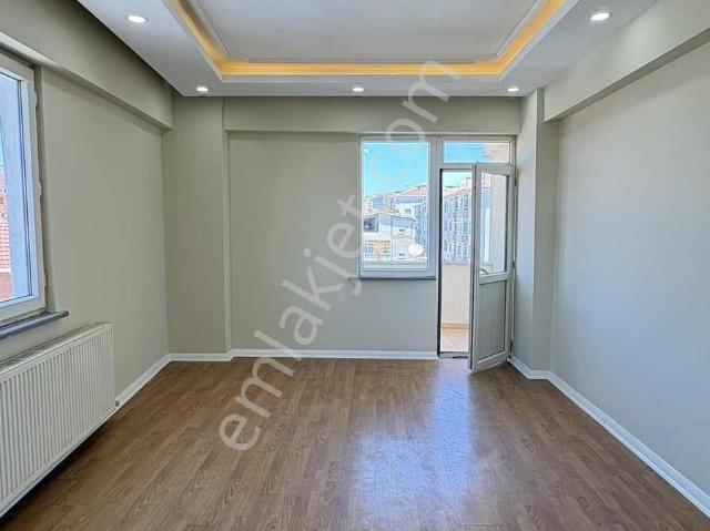 Adres'den Şeyhsinan Mah 2+1 15 Yaşında Satılık Daire