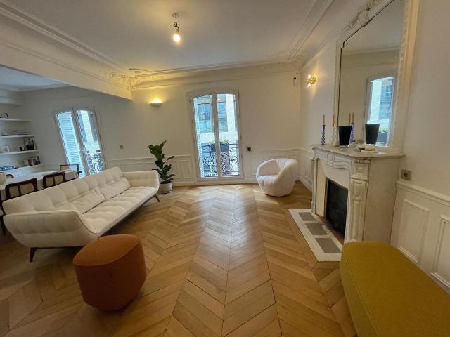 Adresse d'exception ? à proximité immédiate des Champs Élysées