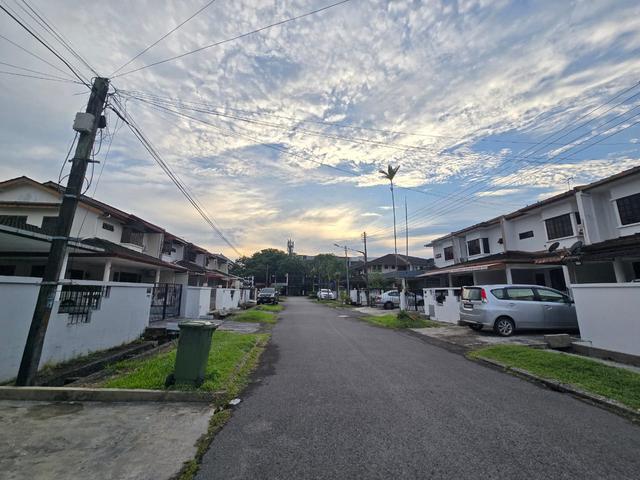 Aeon Mall Bormill Estate Double Storey Intermediate House for Rent