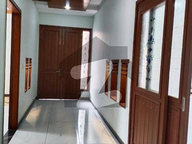 Aesthetic House Of 550 Square Yards For sale Is Available