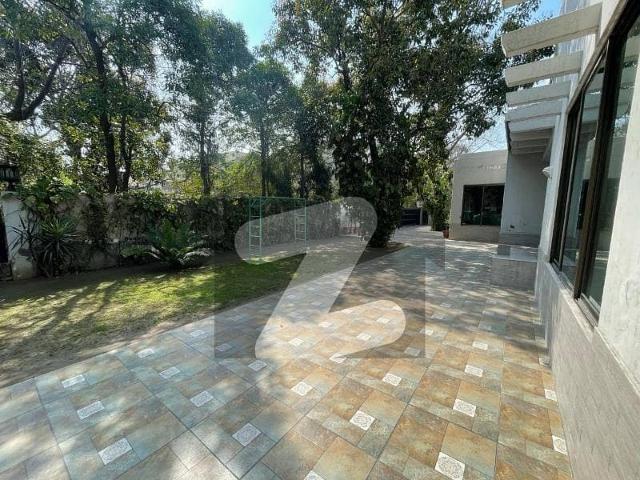 Aesthetic Prime Location House Of 2 Kanal For Sale Is Available
