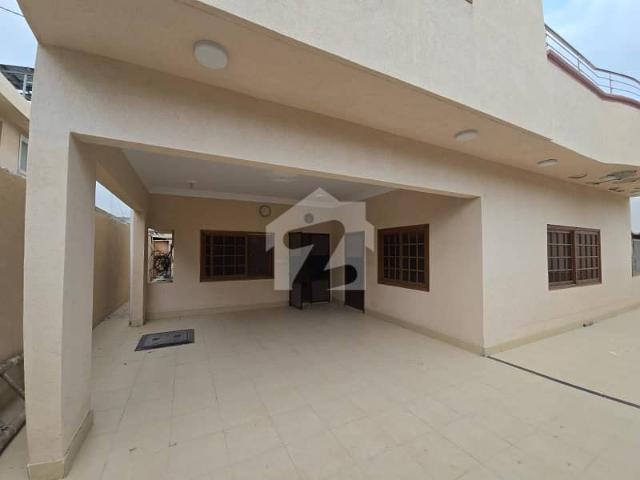Aesthetic Prime Location House Of 300 Square Yards For Rent Is Available