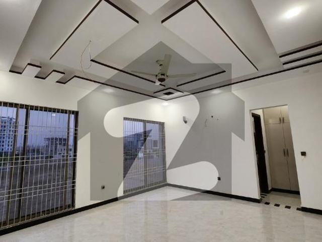 Aesthetic Prime Location House Of 500 Square Yards For sale Is Available Bahria Town Precinct 4