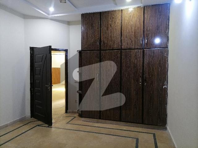 Aesthetic Prime Location House Of 6 Marla For Rent Taj Bagh Scheme