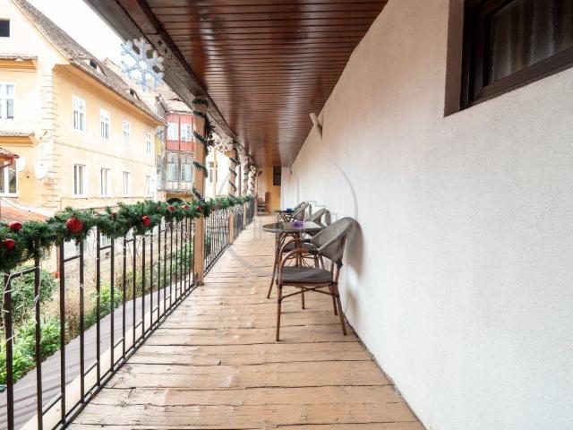 Afacere la cheie de vanzare 2 garsoniere etaj 1 zona Nicolae Balcescu